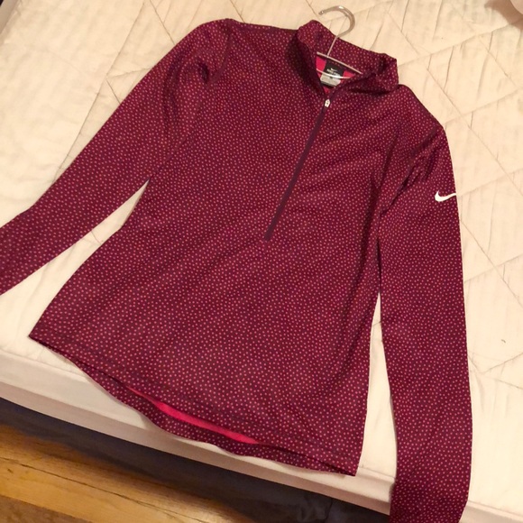 Nike Sweaters - A Nike sweater for girls/ women Nike Sweaters - A Nike sweater for girls/ women